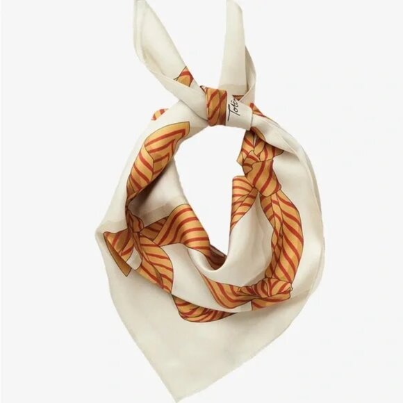 TOTEME !  100% Silk Scarf With knotted Monogram (57X57CM) - Picture 2 of 10